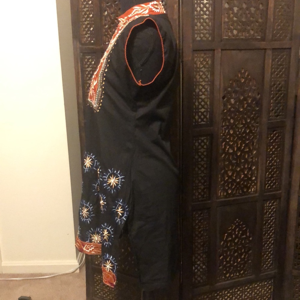 Embroidered tunic - Picture 6 of 7